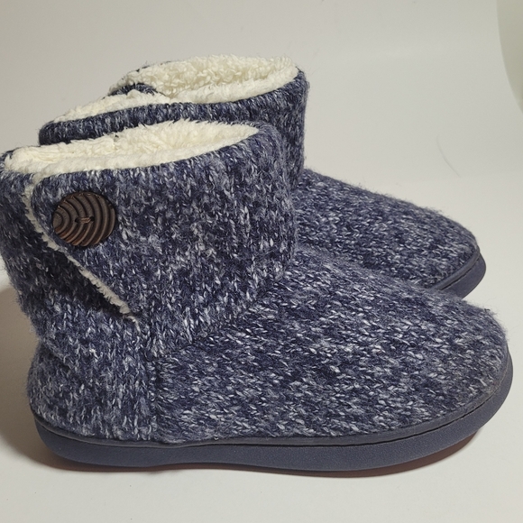 Size small 5/6. Bootie slippers with memory foam - Picture 9 of 11